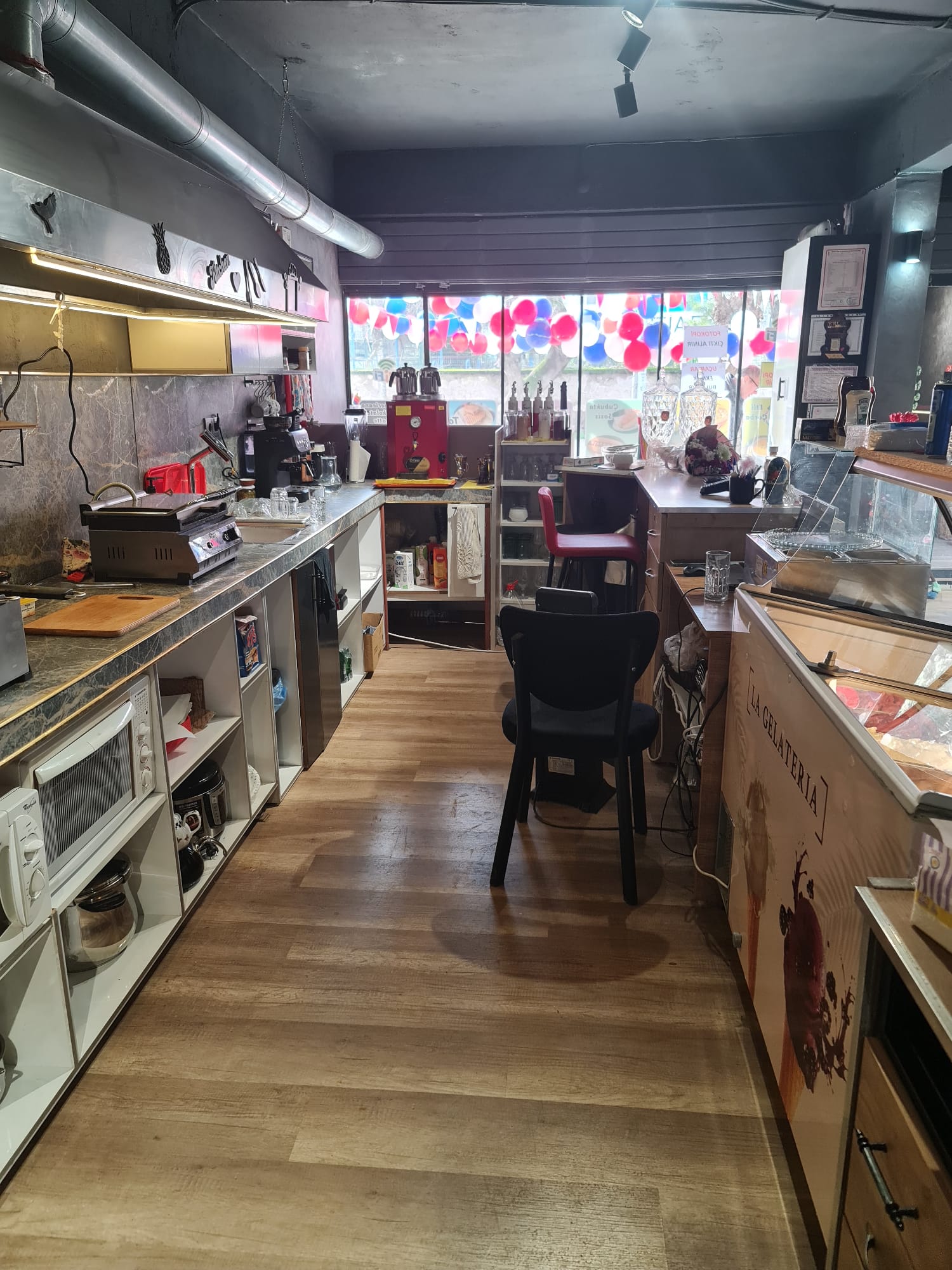 61on Cafe Balıkesir mutfak görünümü